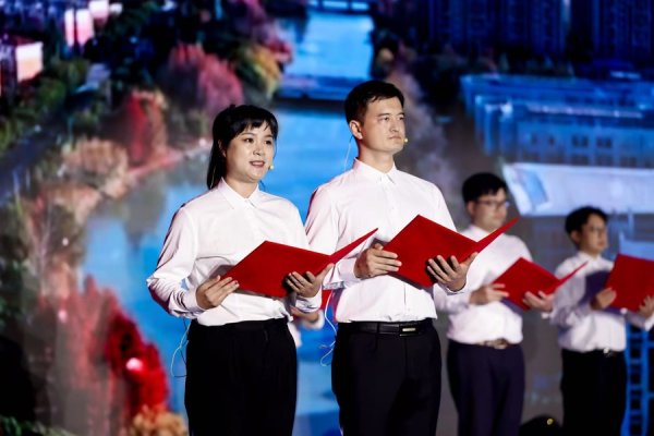 鑫配资 嘉昆太“百姓名嘴”齐聚一堂！嘉定这场特殊“村晚”让理论宣讲更具亲和力